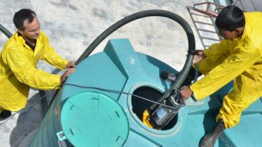 water tank cleaning